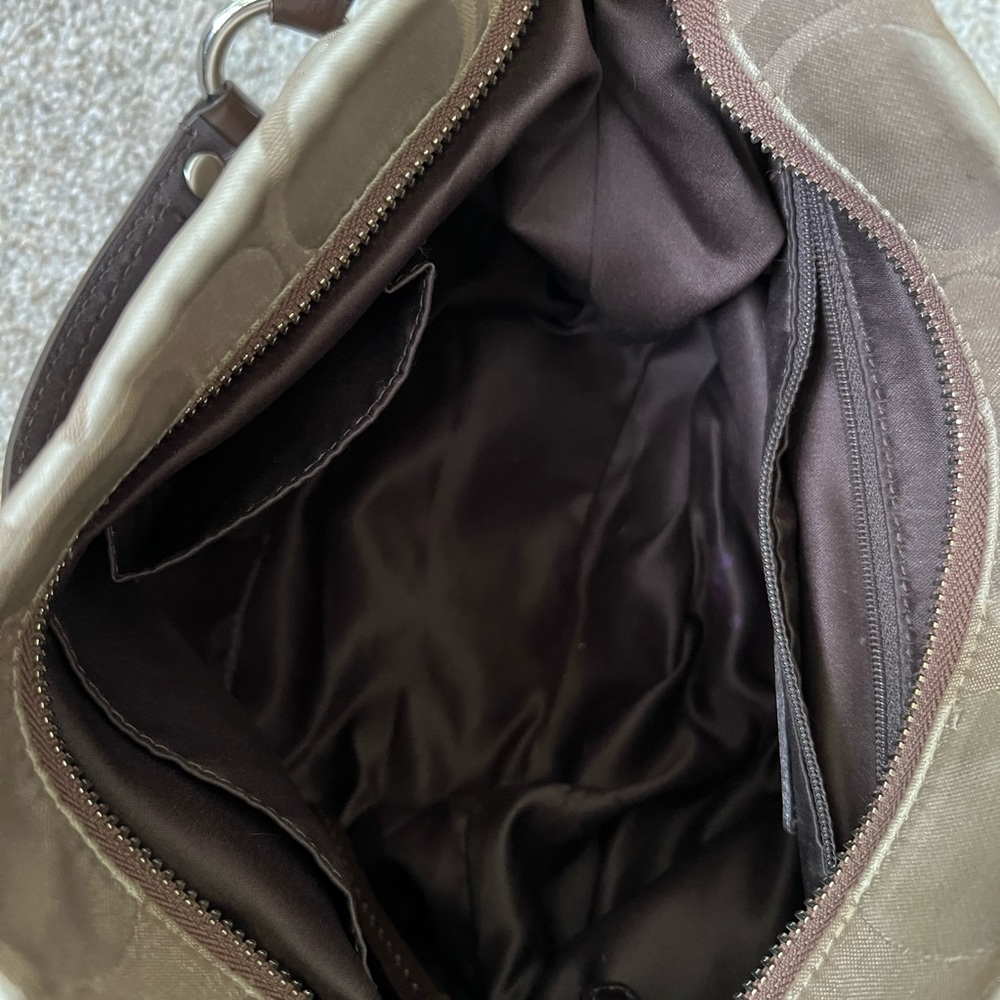 Authentic Coach Hobo Signature shoulder bag. Needs cleaning, no major wear. - Picture 5 of 15